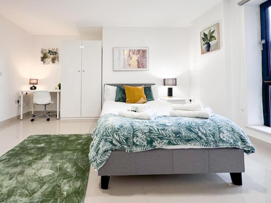 3 Bedroom Apt By Threethreethreesproperty Short Lets & Serviced Accommodation Leeds With Wi-Fi & Parking Leeds (West Yorkshire) Exterior foto