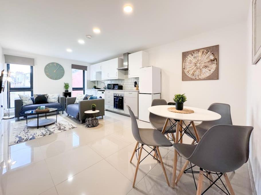 3 Bedroom Apt By Threethreethreesproperty Short Lets & Serviced Accommodation Leeds With Wi-Fi & Parking Leeds (West Yorkshire) Exterior foto