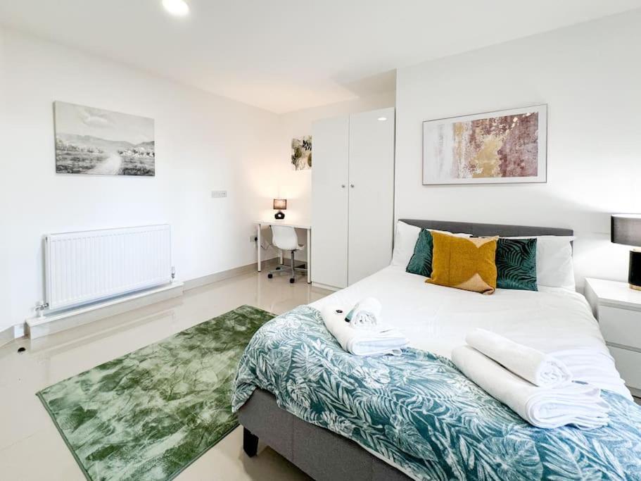 3 Bedroom Apt By Threethreethreesproperty Short Lets & Serviced Accommodation Leeds With Wi-Fi & Parking Leeds (West Yorkshire) Exterior foto